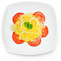 Huevo revuelto con tomate y cebolla