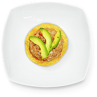 Atún con tomate,  cebolla y aguacate en tostada