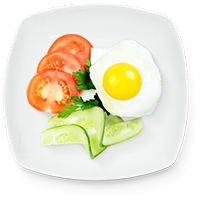 Huevo estrellado con ensalada fresca